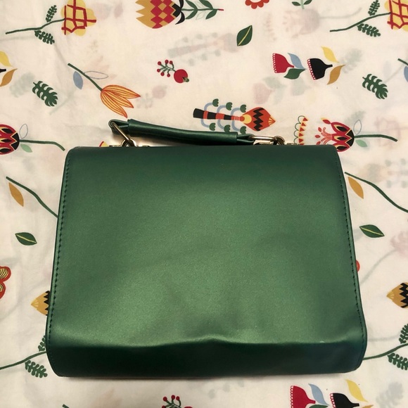 Small green handbag with bow detail.  Excellent condition. - Picture 3 of 5
